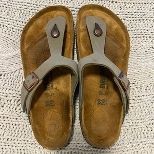 Ladie's Birkenstock Gizeh Sandals Size 39
